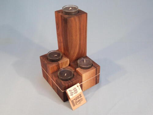 S3, svícen, ořechové dřevo, po použití svíček lze vložit do skleněného kalíšku čaj. svíčky, d - 16 cm, v - 25 cm - 650 Kč
